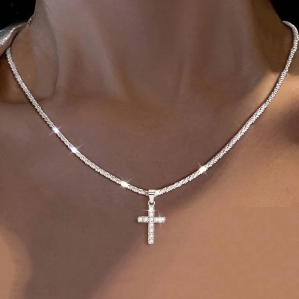 NWT  Silver Cross Necklace